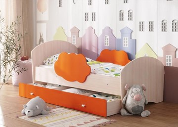 Кровать с бортиками Тучка с ящиком, корпус Дуб млечный, фасад Оранжевый в Йошкар-Оле