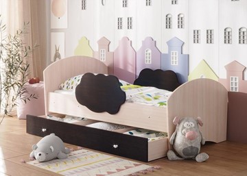 Детская кровать с бортиками Тучка с ящиком, корпус Дуб млечный, фасад Венге в Йошкар-Оле